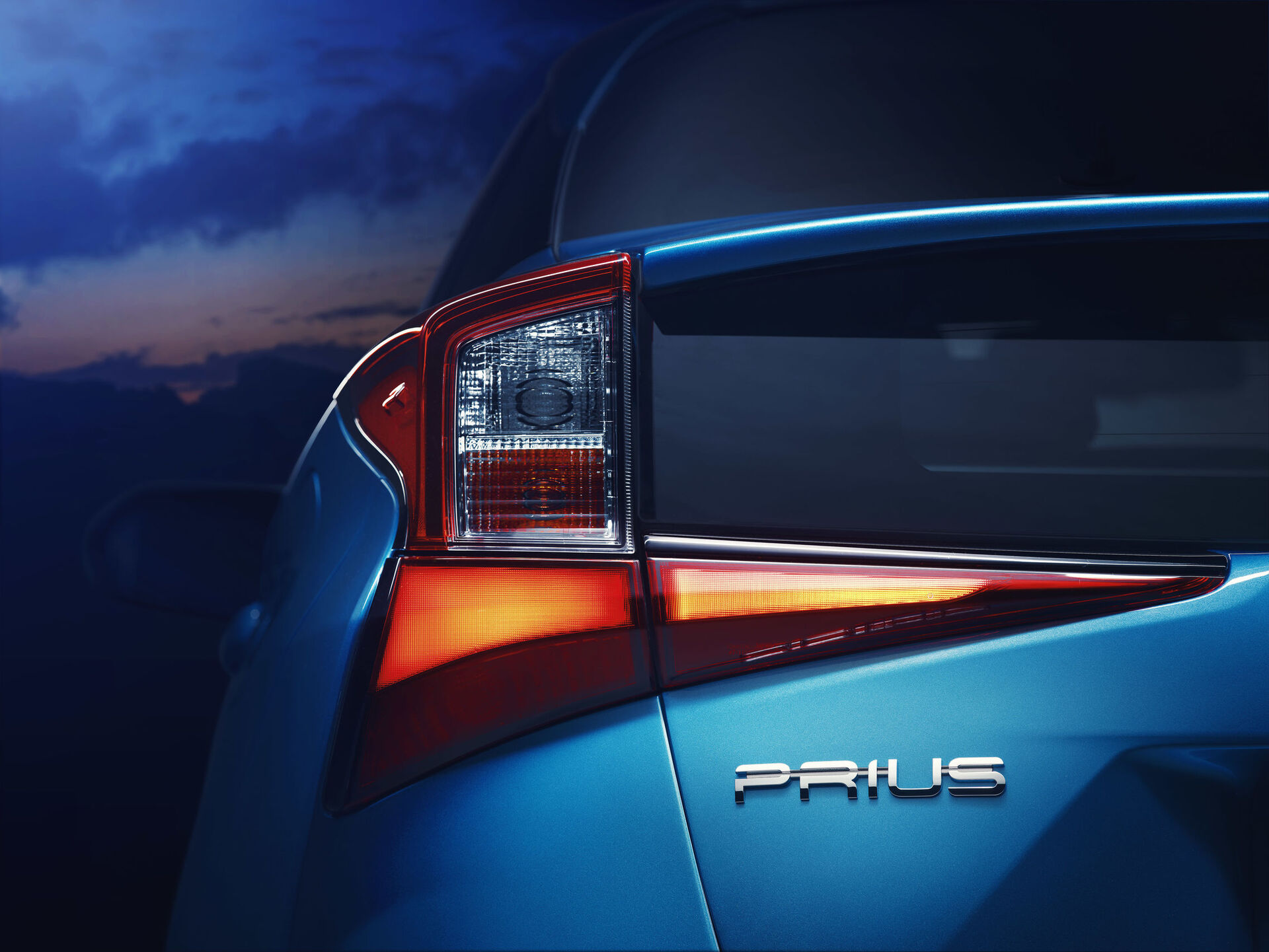 Toyota Prius AWD (2019)