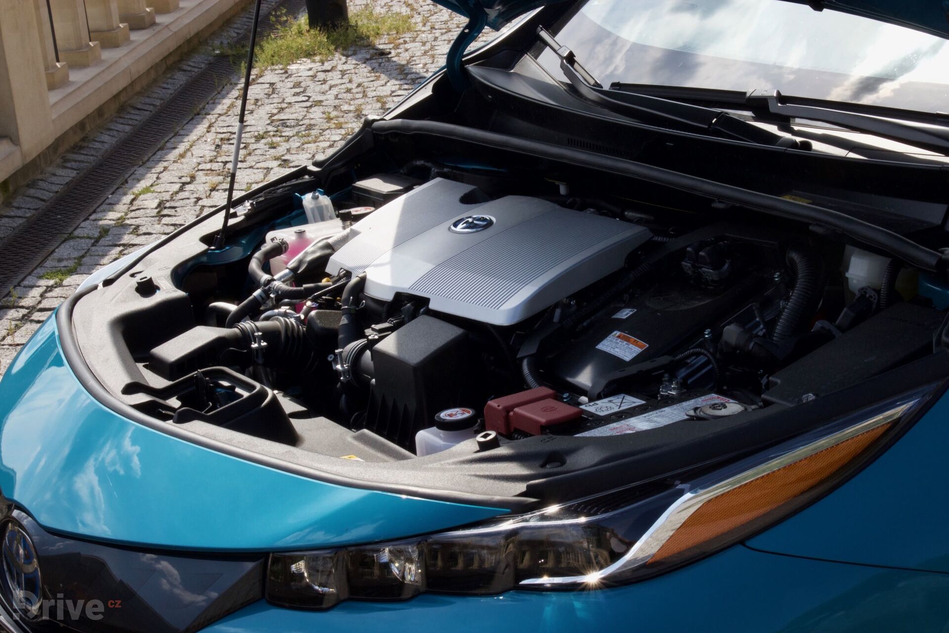 Toyota Prius Plug-in Hybrid (2015)