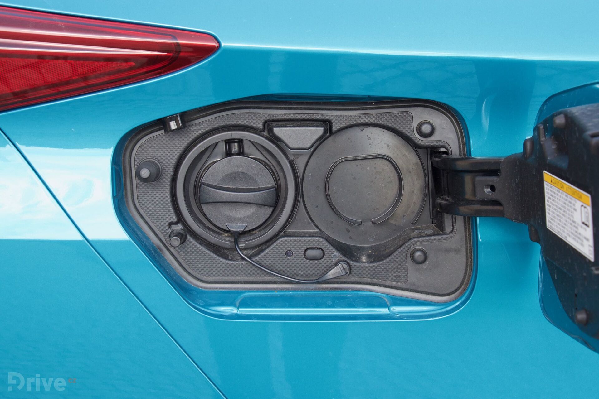 Toyota Prius Plug-in Hybrid (2015)