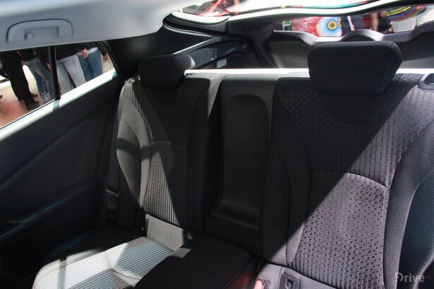 Toyota Prius Plug-in Hybrid (2016)