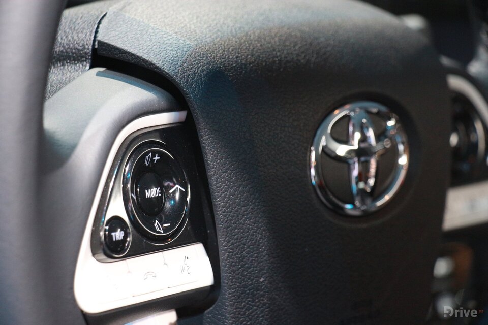 Toyota Prius Plug-in Hybrid (2016)