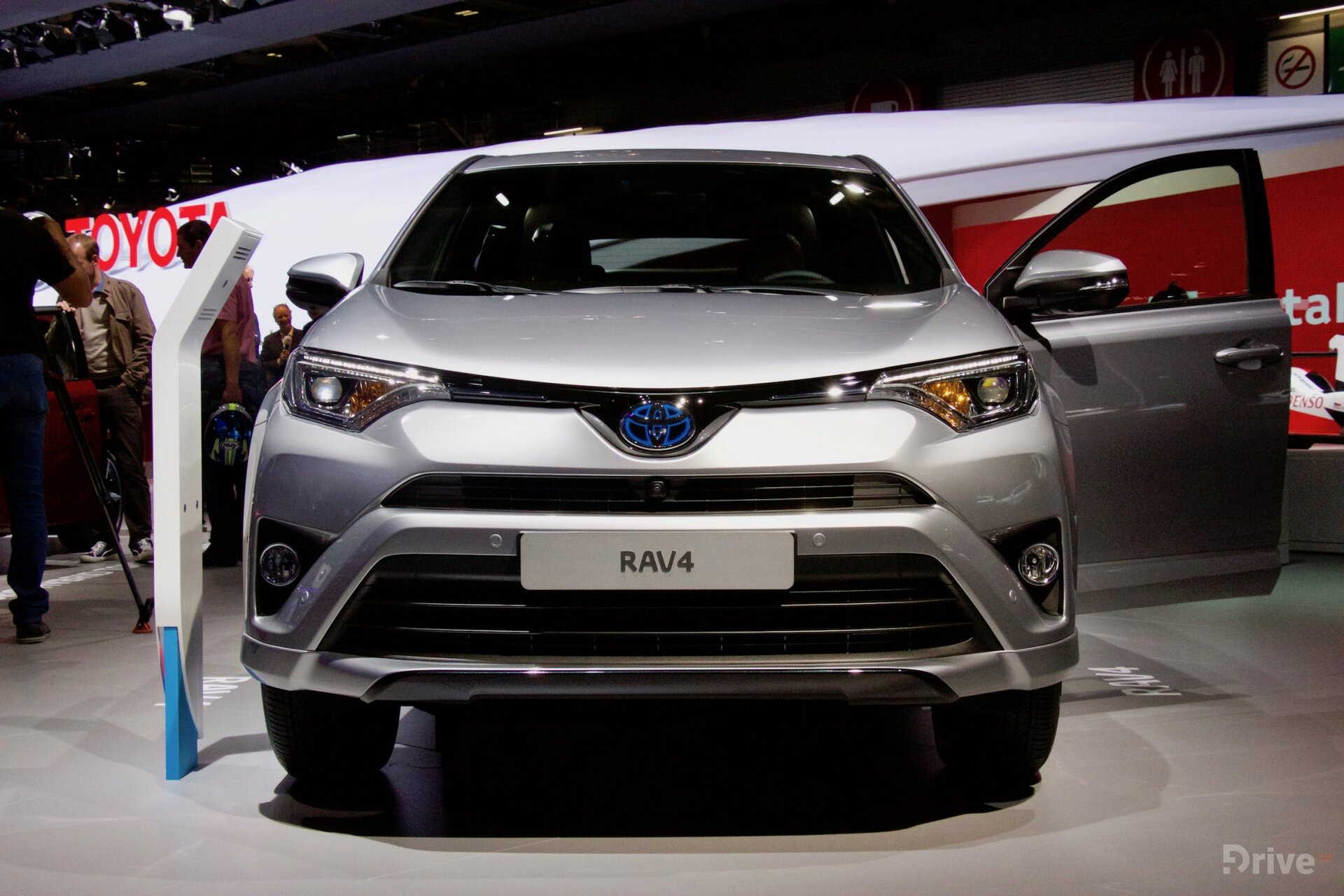 Toyota RAV4 Hybrid (2015)