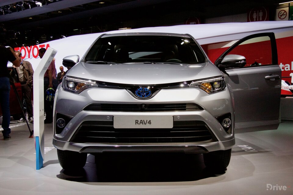 Toyota RAV4 Hybrid (2015)
