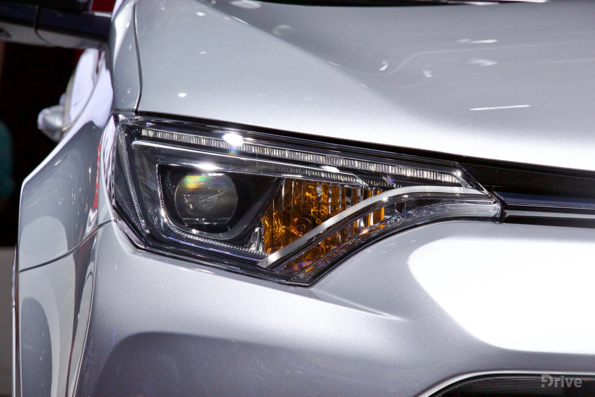 Toyota RAV4 Hybrid (2015)