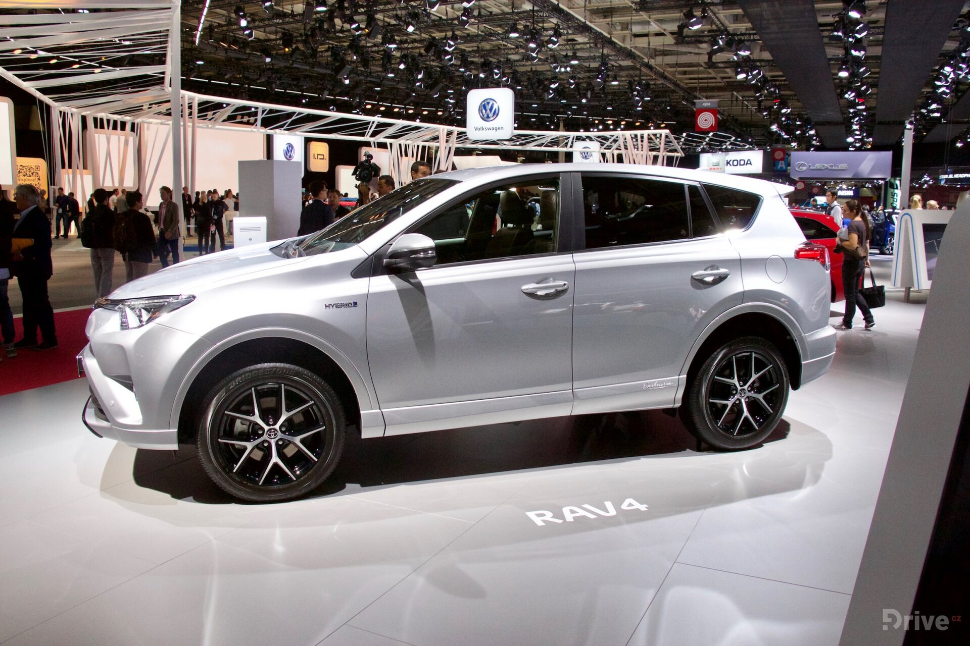 Toyota RAV4 Hybrid (2015)