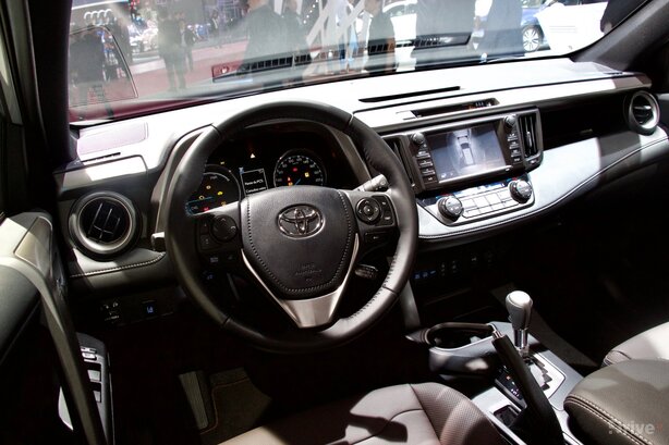 Toyota RAV4 Hybrid (2015)