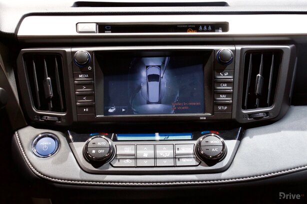 Toyota RAV4 Hybrid (2015)