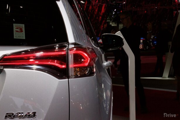 Toyota RAV4 Hybrid (2015)