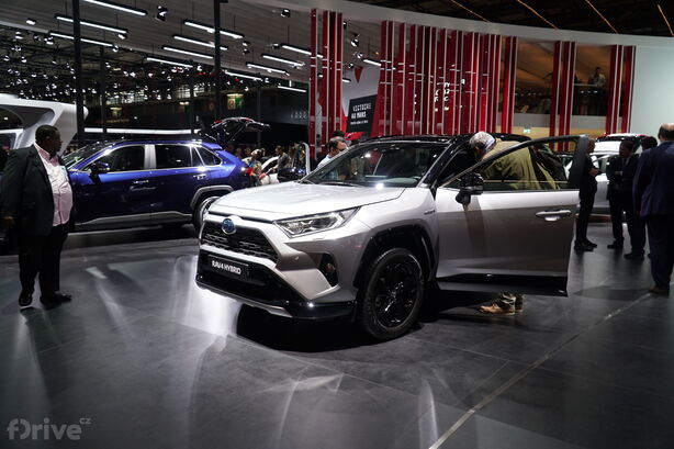 Toyota RAV4 Hybrid (2019)