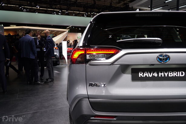 Toyota RAV4 Hybrid (2019)