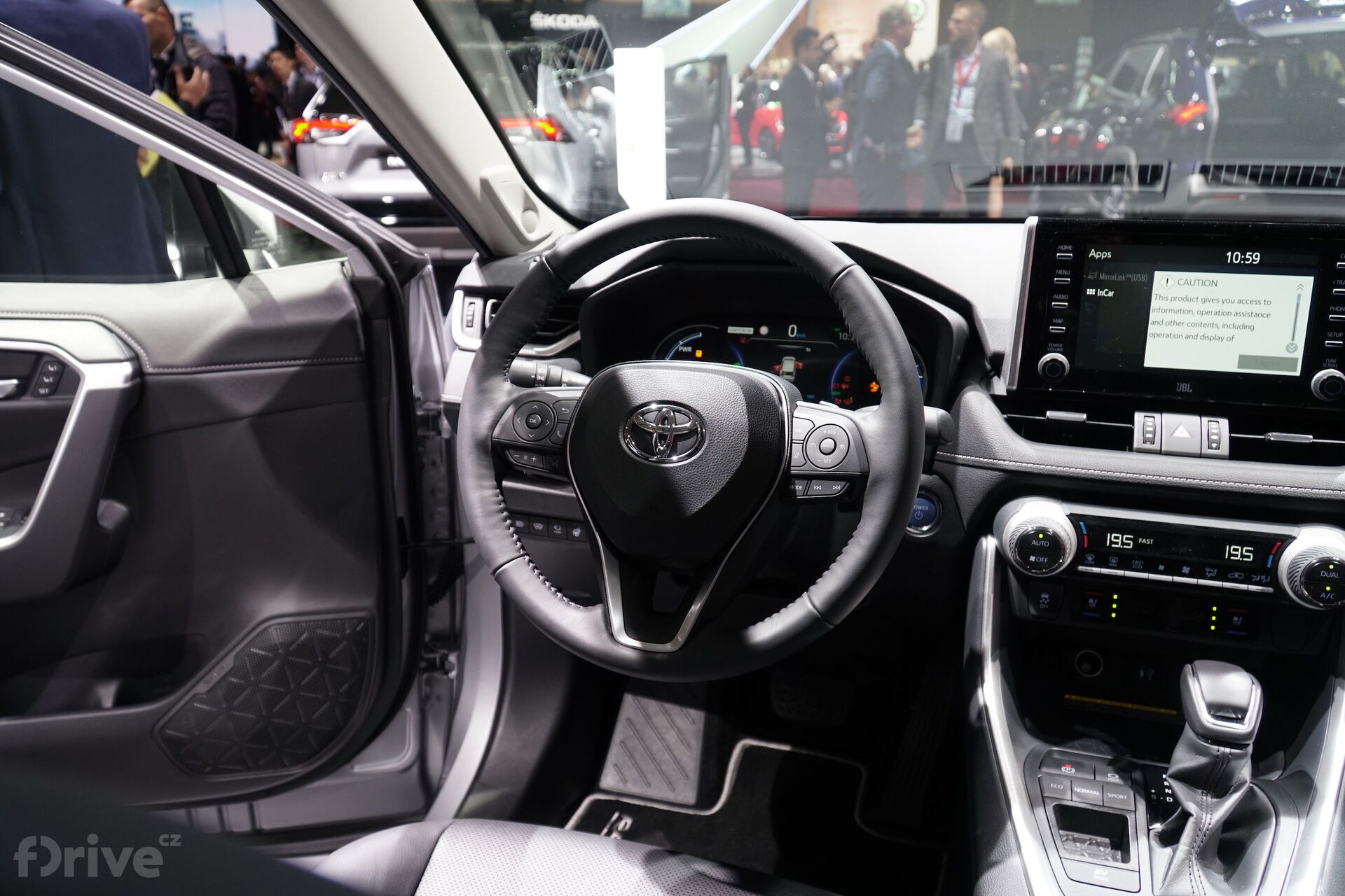 Toyota RAV4 Hybrid (2019)