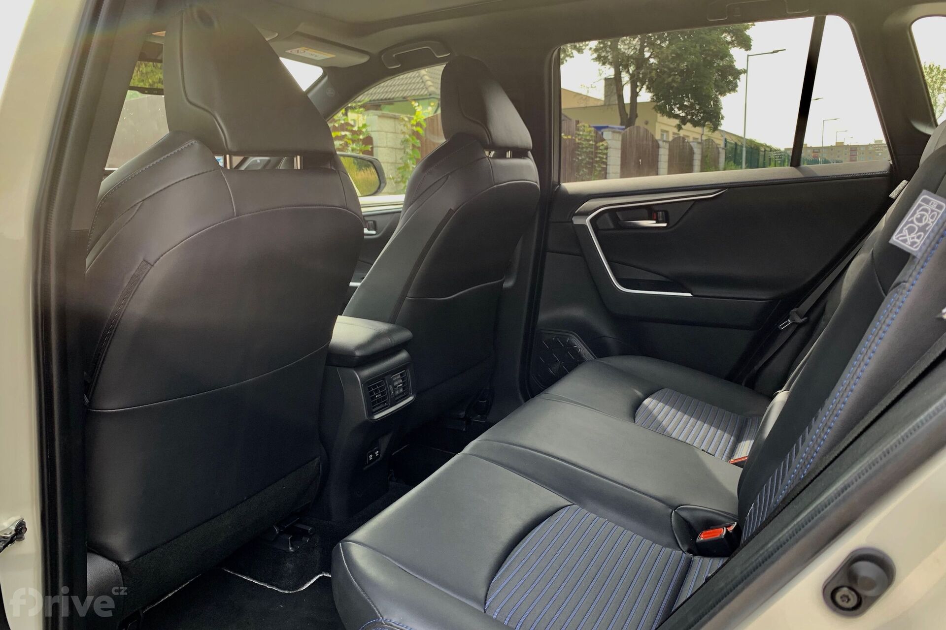 Toyota RAV4 Hybrid (2019)