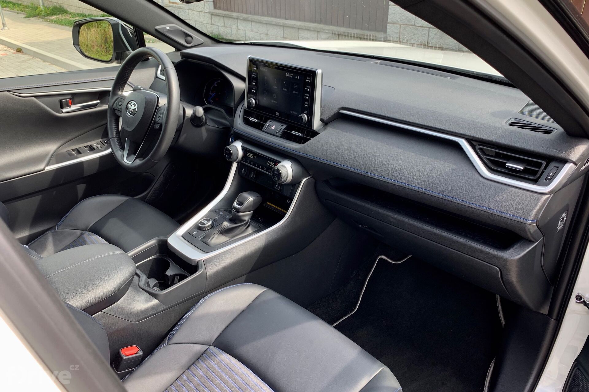 Toyota RAV4 Hybrid (2019)