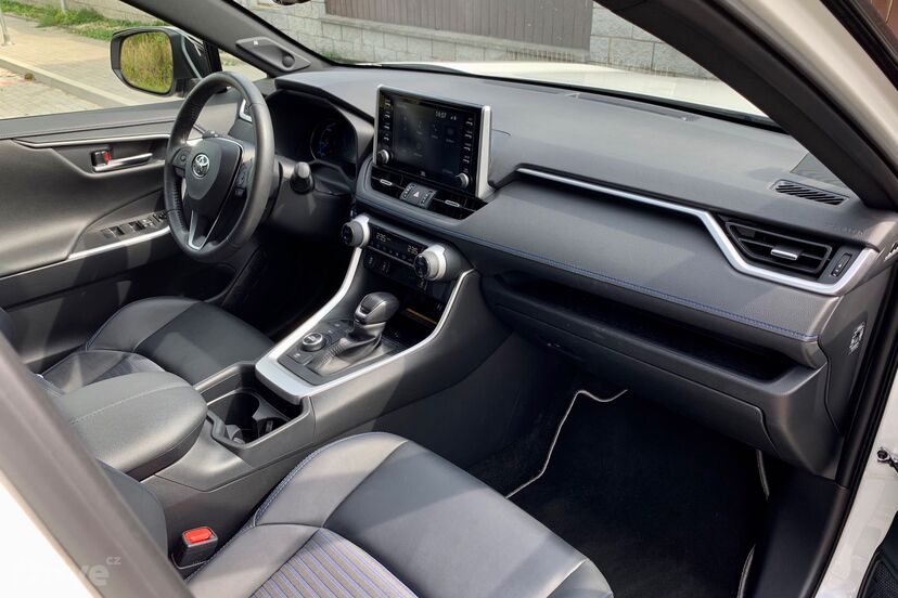 Toyota RAV4 Hybrid (2019)