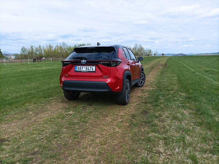 Toyota Yaris Cross Hybrid 4×4 Adventure