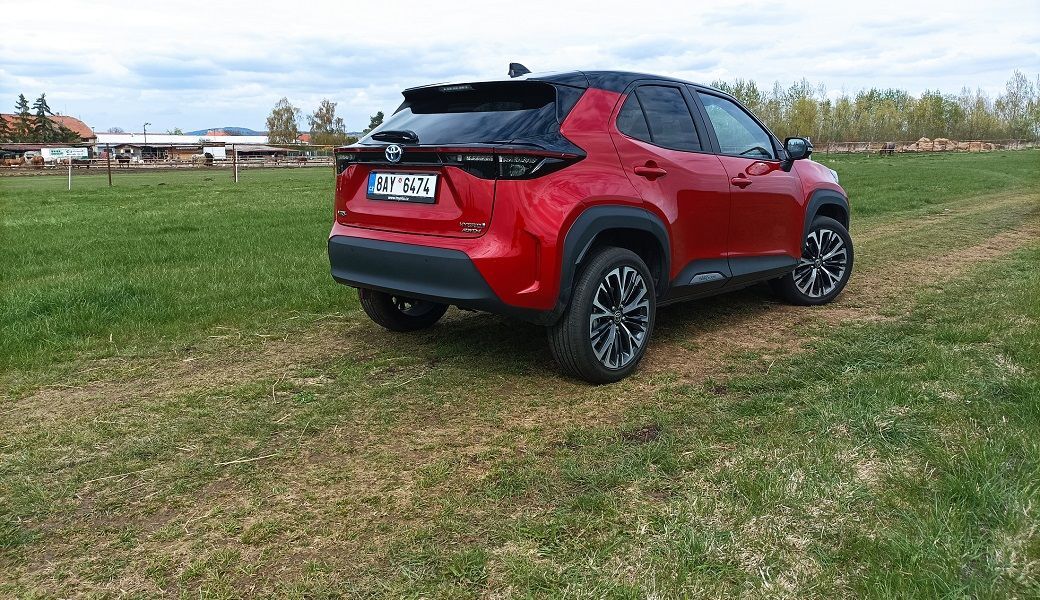 Toyota Yaris Cross Hybrid 4×4 Adventure