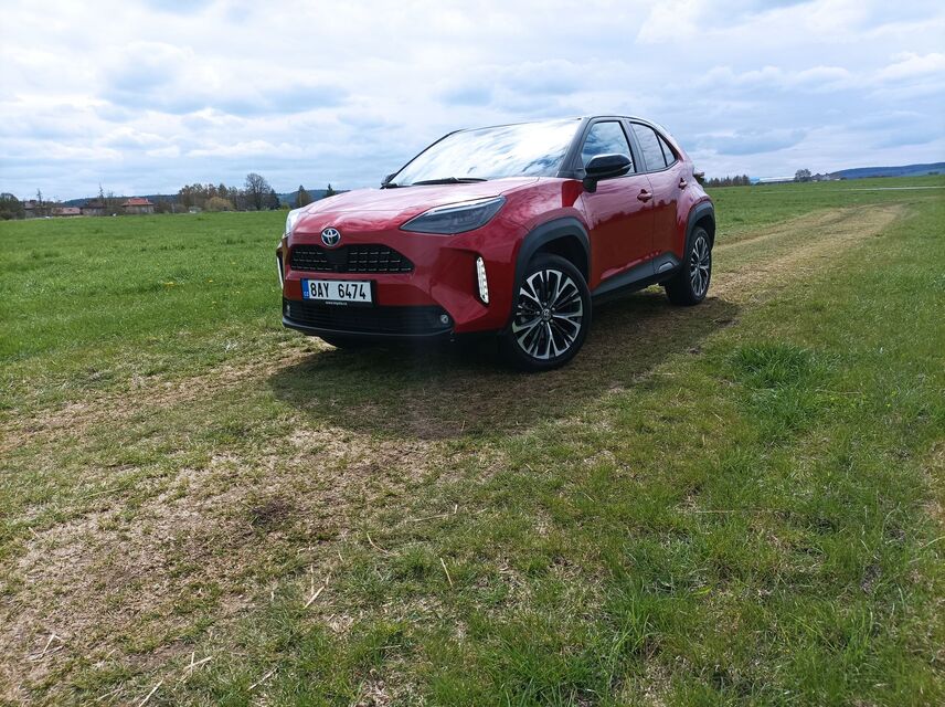 Toyota Yaris Cross Hybrid 4×4 Adventure