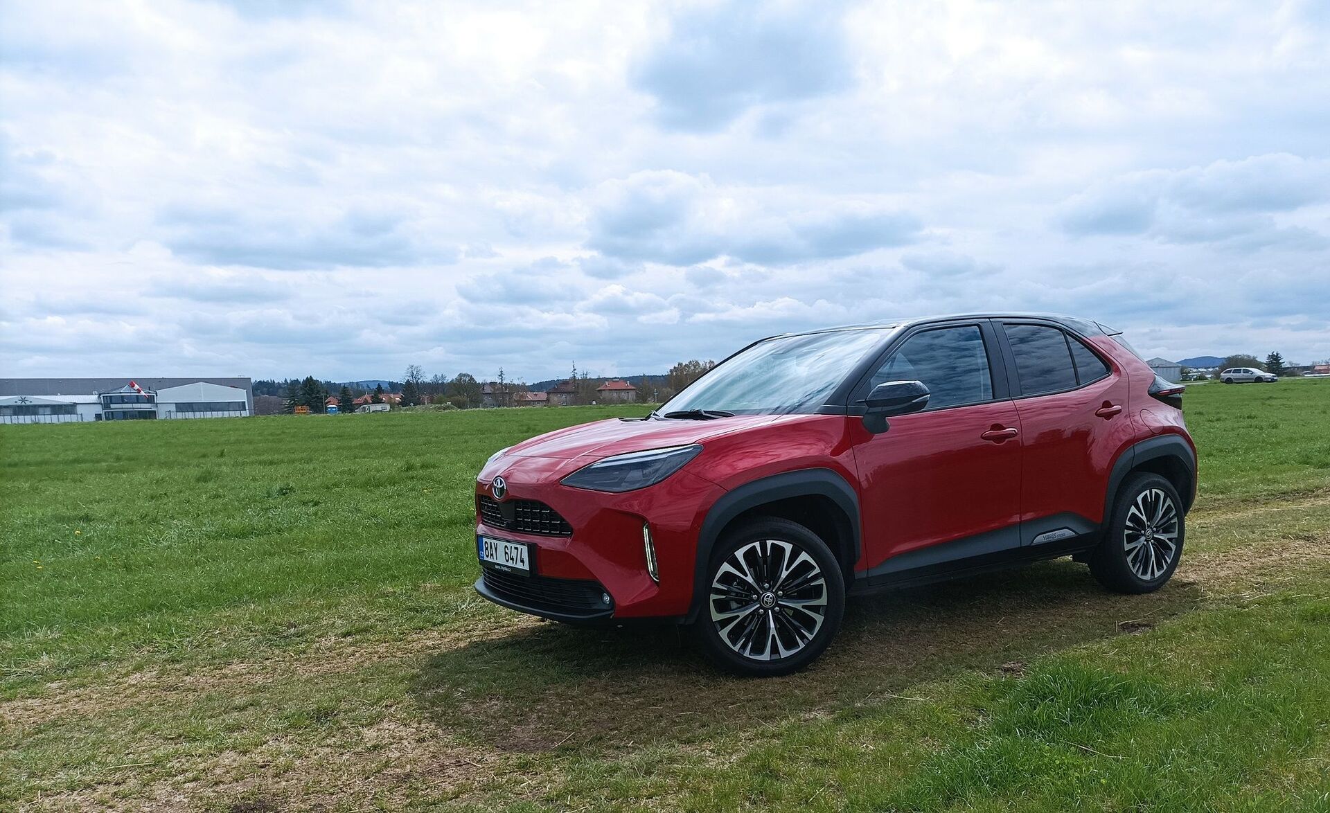 Toyota Yaris Cross Hybrid 4×4 Adventure