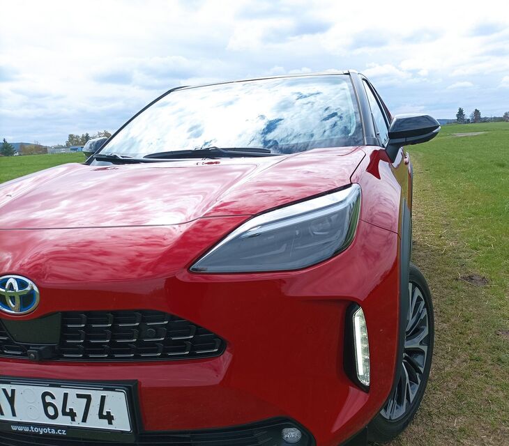 Toyota Yaris Cross Hybrid 4×4 Adventure