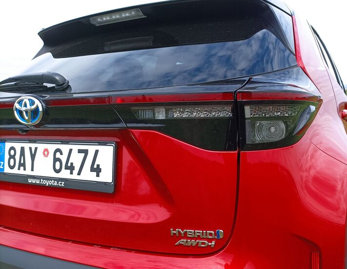 Toyota Yaris Cross Hybrid 4×4 Adventure