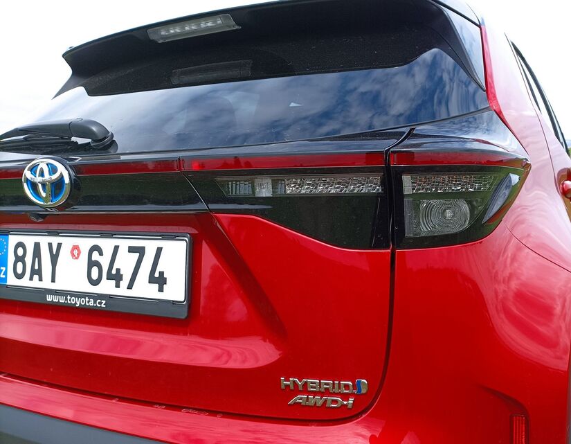 Toyota Yaris Cross Hybrid 4×4 Adventure