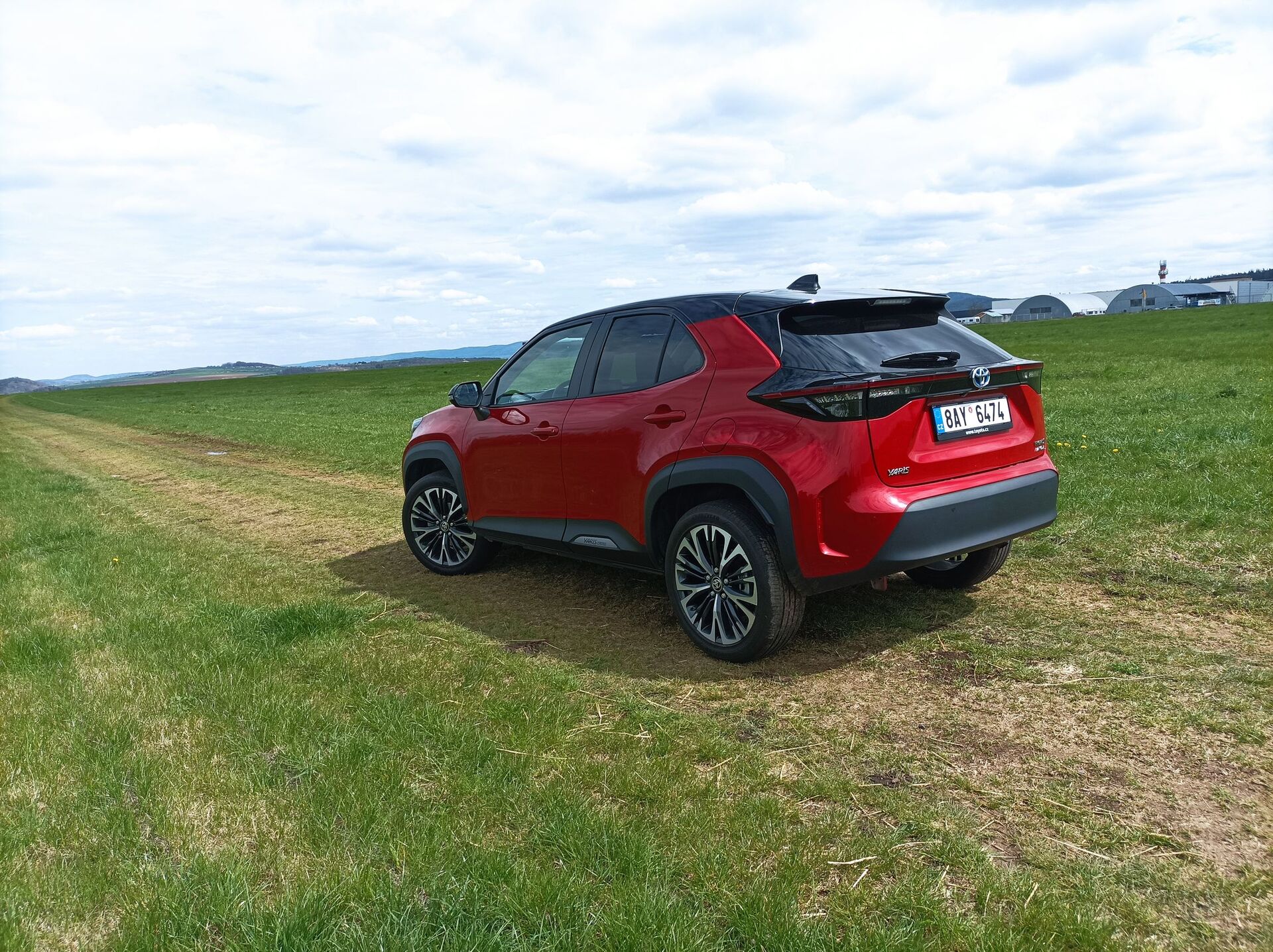 Toyota Yaris Cross Hybrid 4×4 Adventure