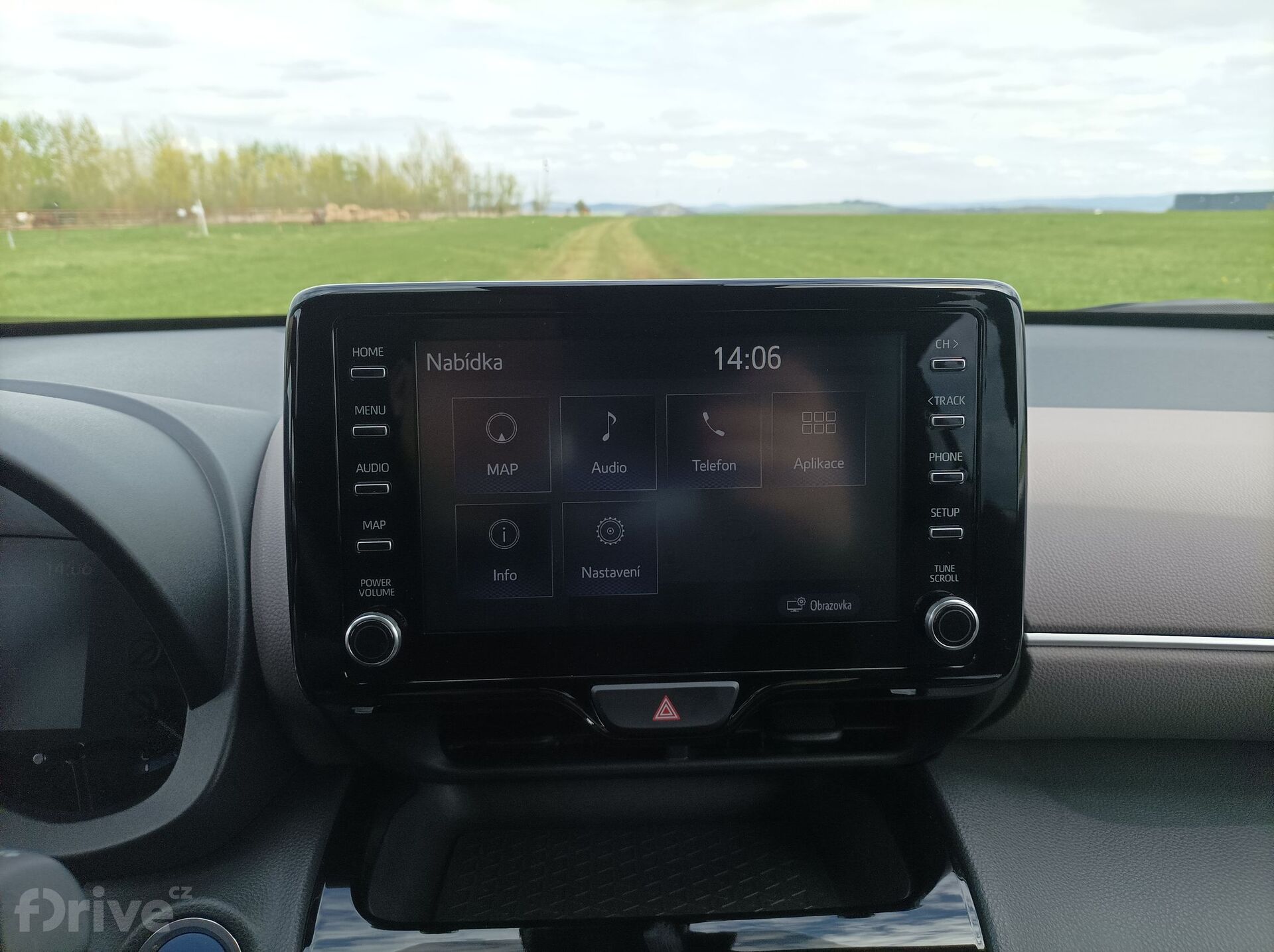 Toyota Yaris Cross Hybrid 4×4 Adventure