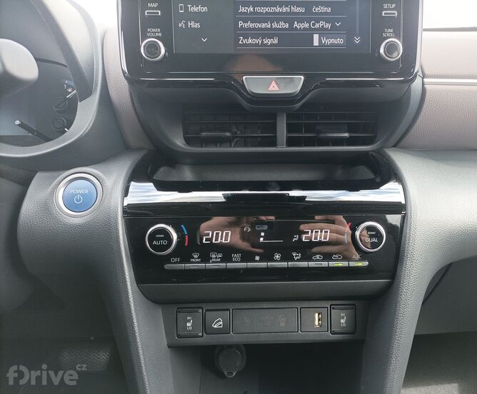 Toyota Yaris Cross Hybrid 4×4 Adventure