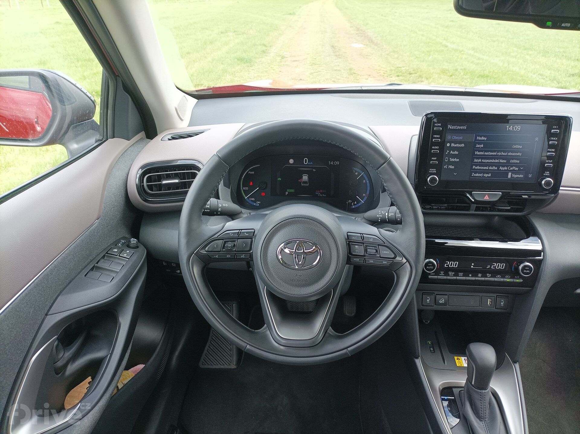 Toyota Yaris Cross Hybrid 4×4 Adventure