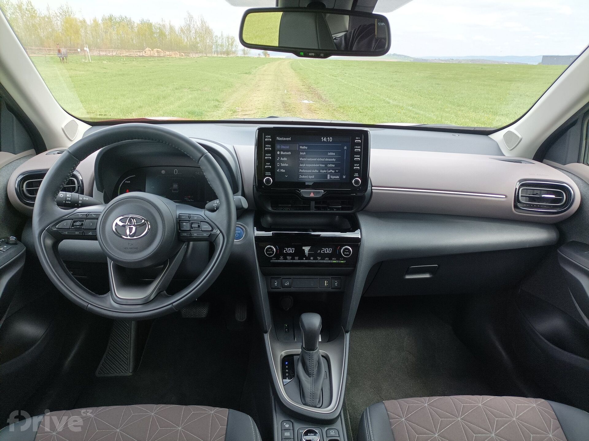 Toyota Yaris Cross Hybrid 4×4 Adventure