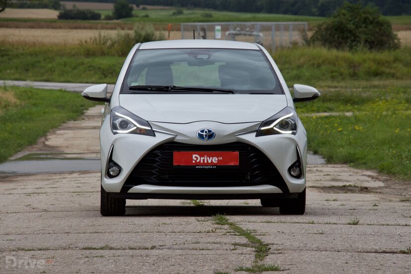 Toyota Yaris Hybrid (2011)