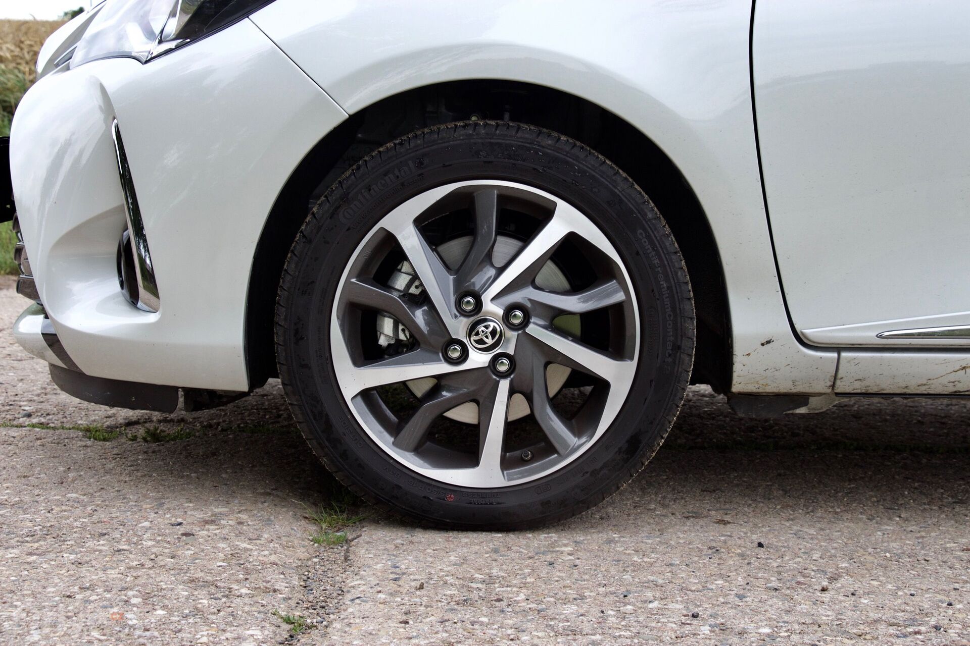 Toyota Yaris Hybrid (2011)