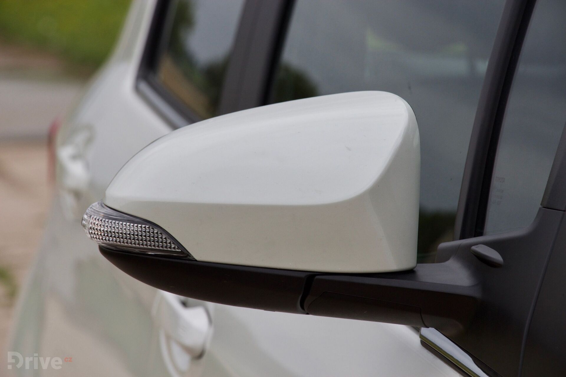 Toyota Yaris Hybrid (2011)