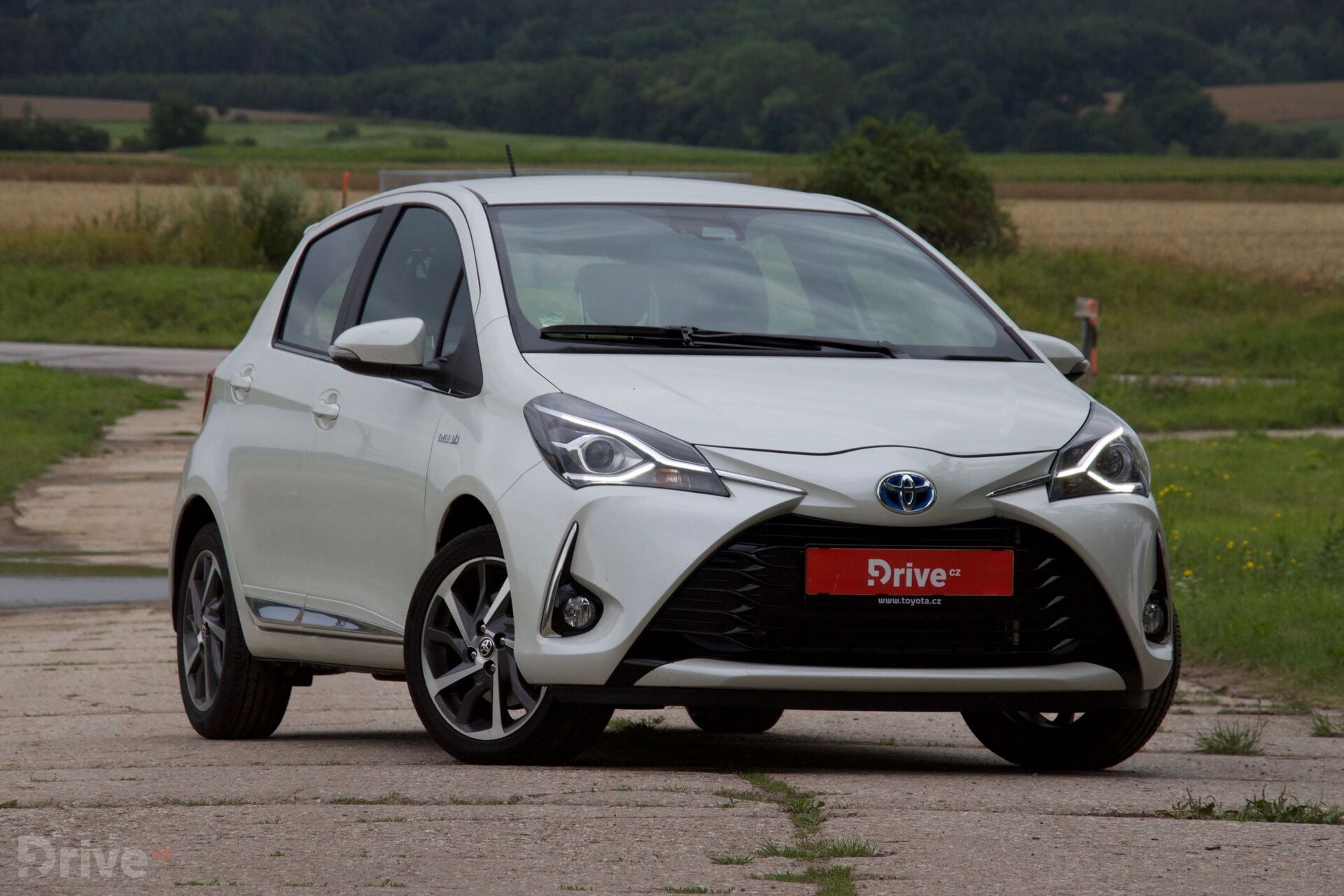 Toyota Yaris Hybrid (2011)