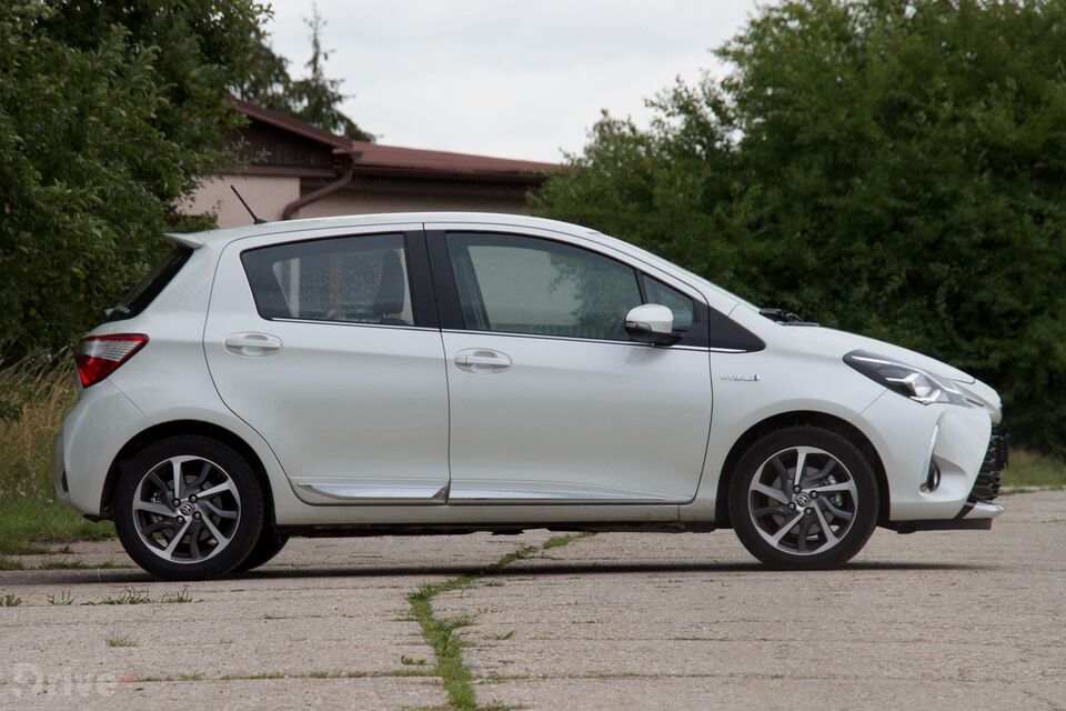 Toyota Yaris Hybrid (2011)