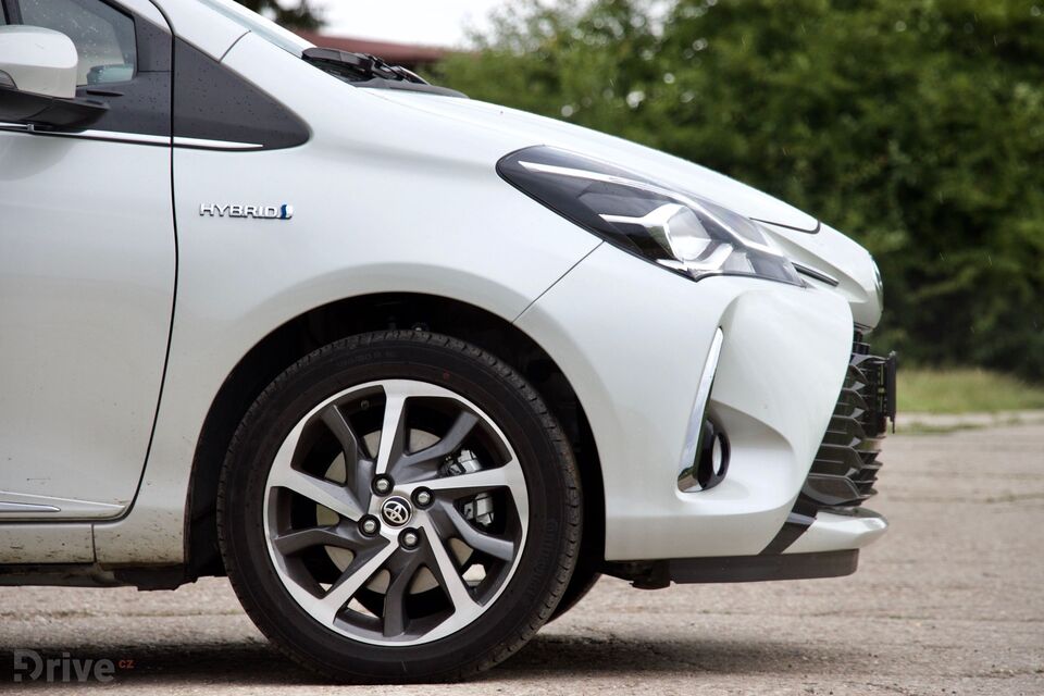 Toyota Yaris Hybrid (2011)