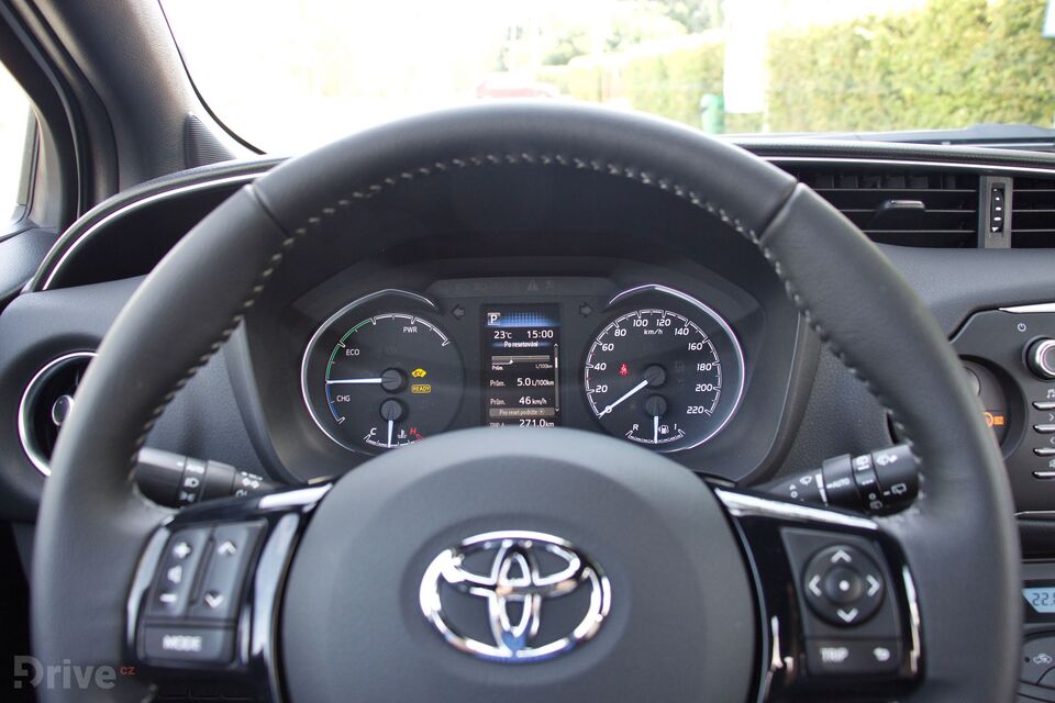 Toyota Yaris Hybrid (2011)