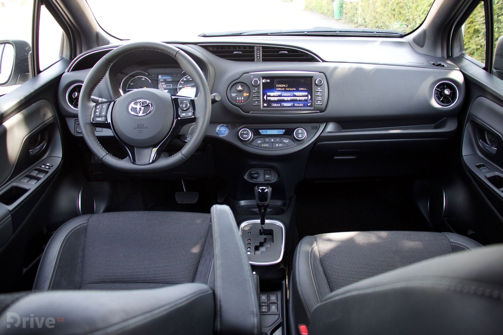 Toyota Yaris Hybrid (2011)