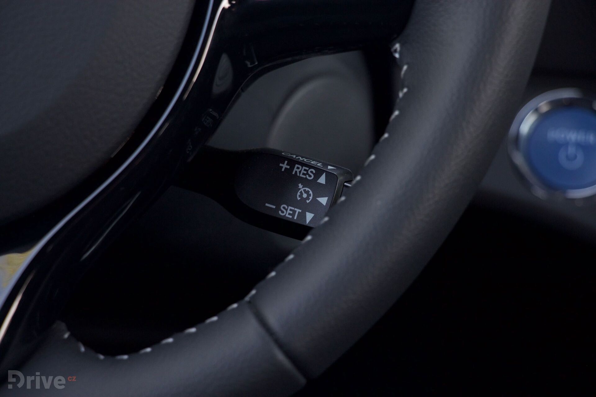 Toyota Yaris Hybrid (2011)