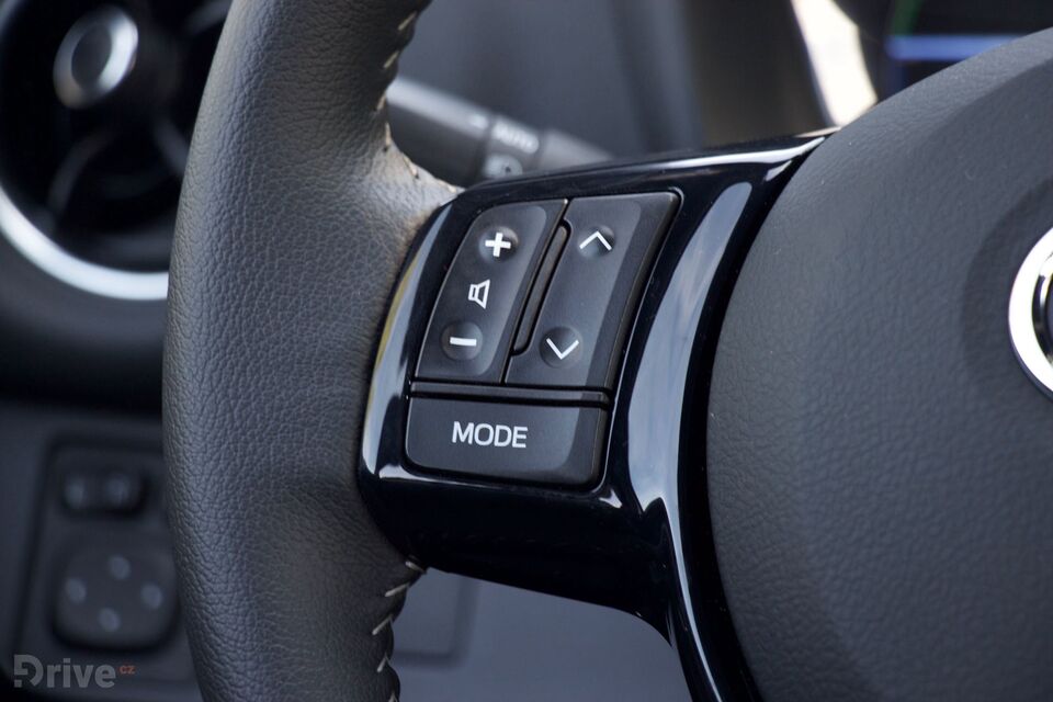 Toyota Yaris Hybrid (2011)