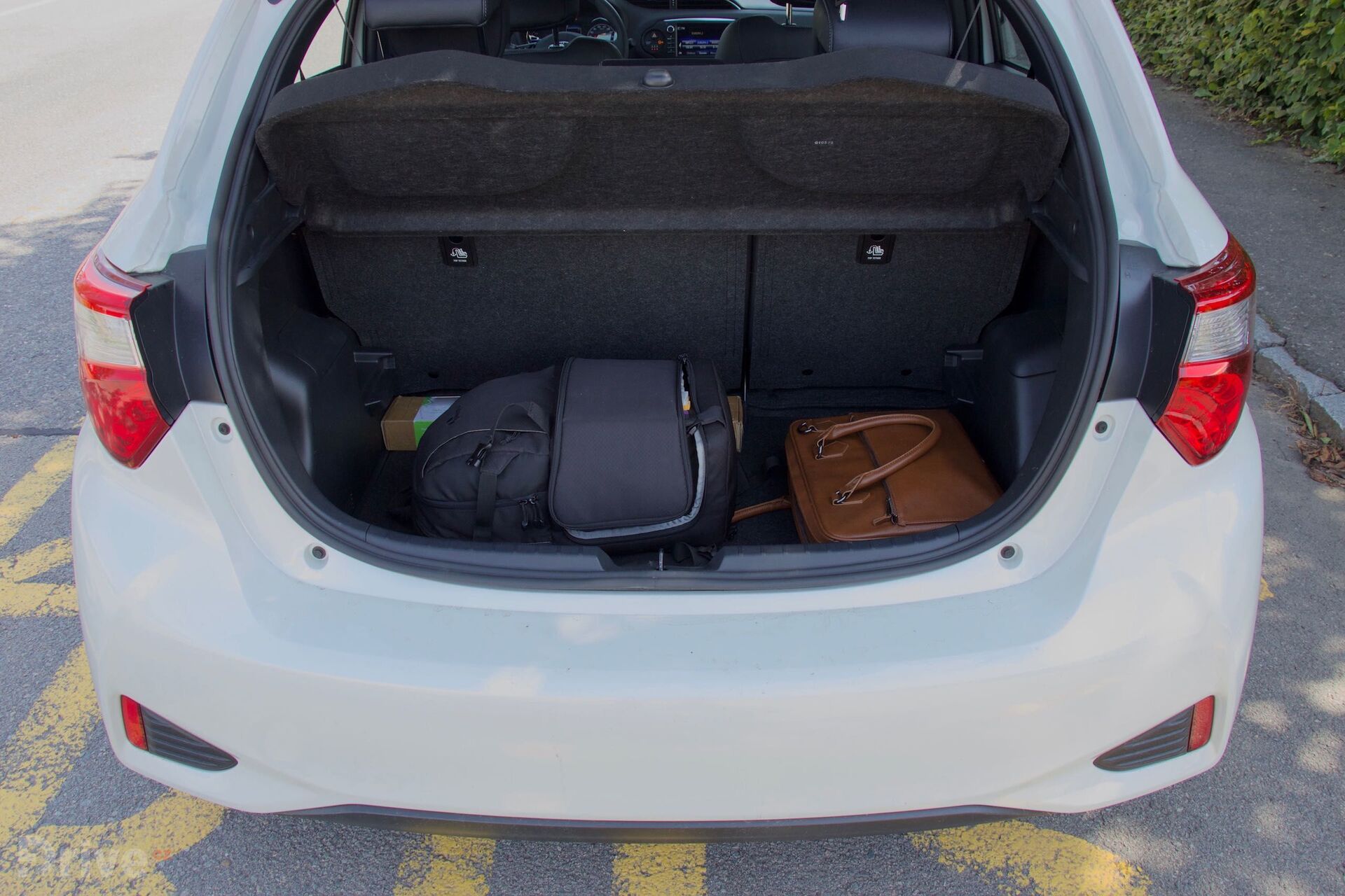 Toyota Yaris Hybrid (2011)