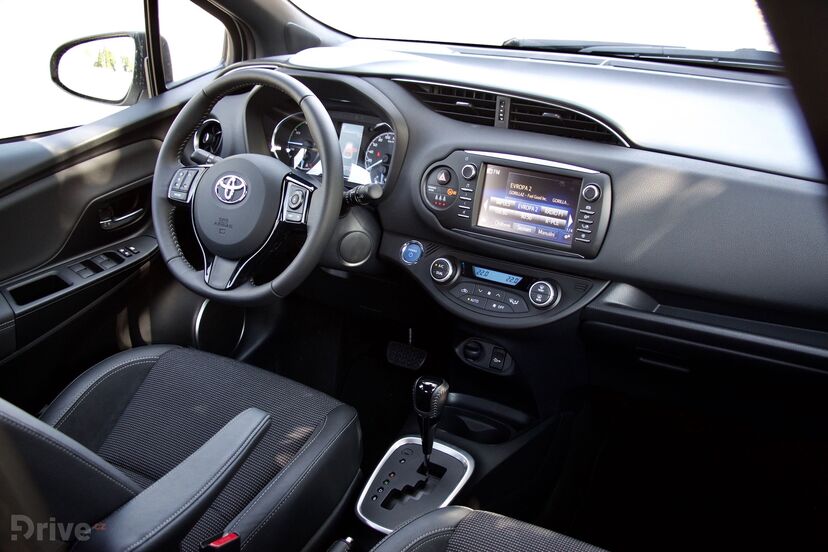 Toyota Yaris Hybrid (2011)