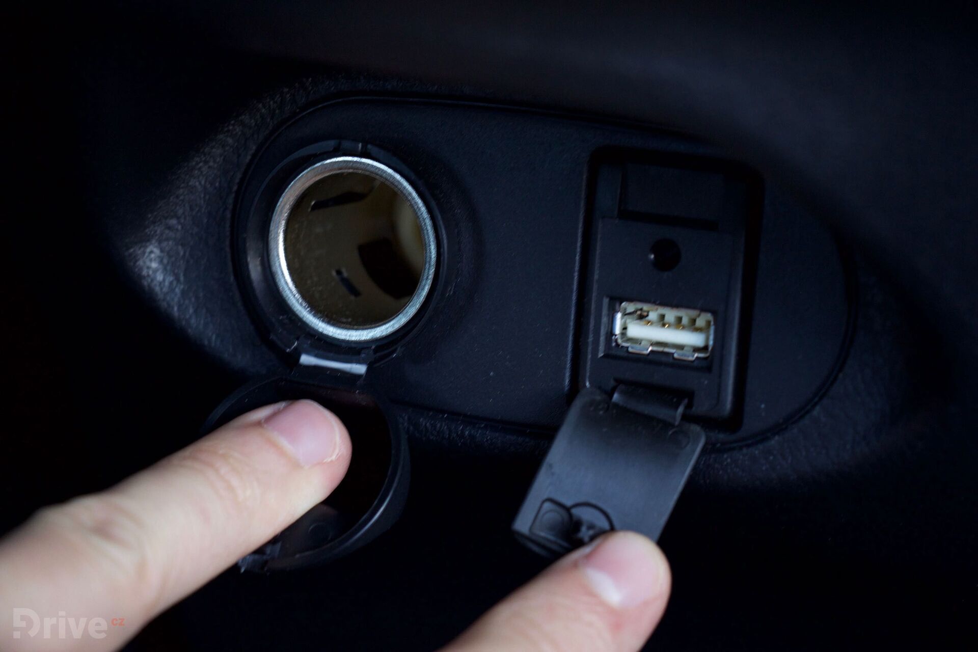 Toyota Yaris Hybrid (2011)