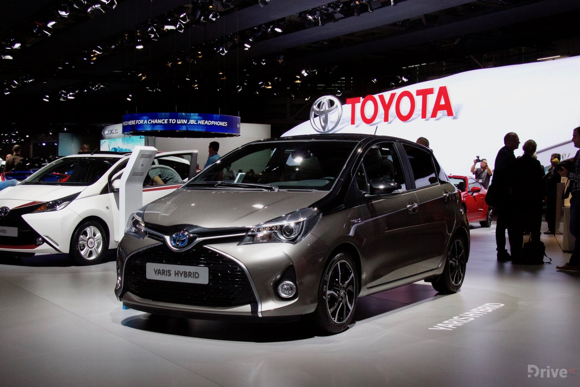 Toyota Yaris Hybrid (2011)