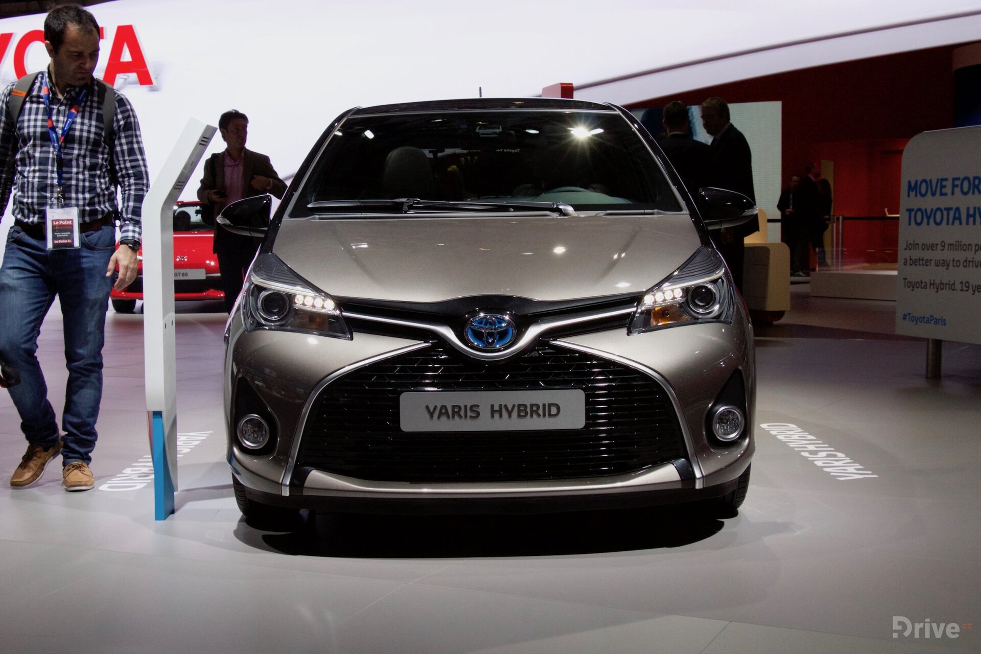 Toyota Yaris Hybrid (2011)