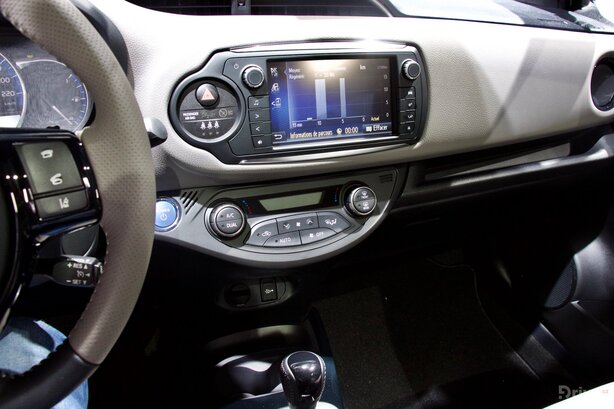 Toyota Yaris Hybrid (2011)