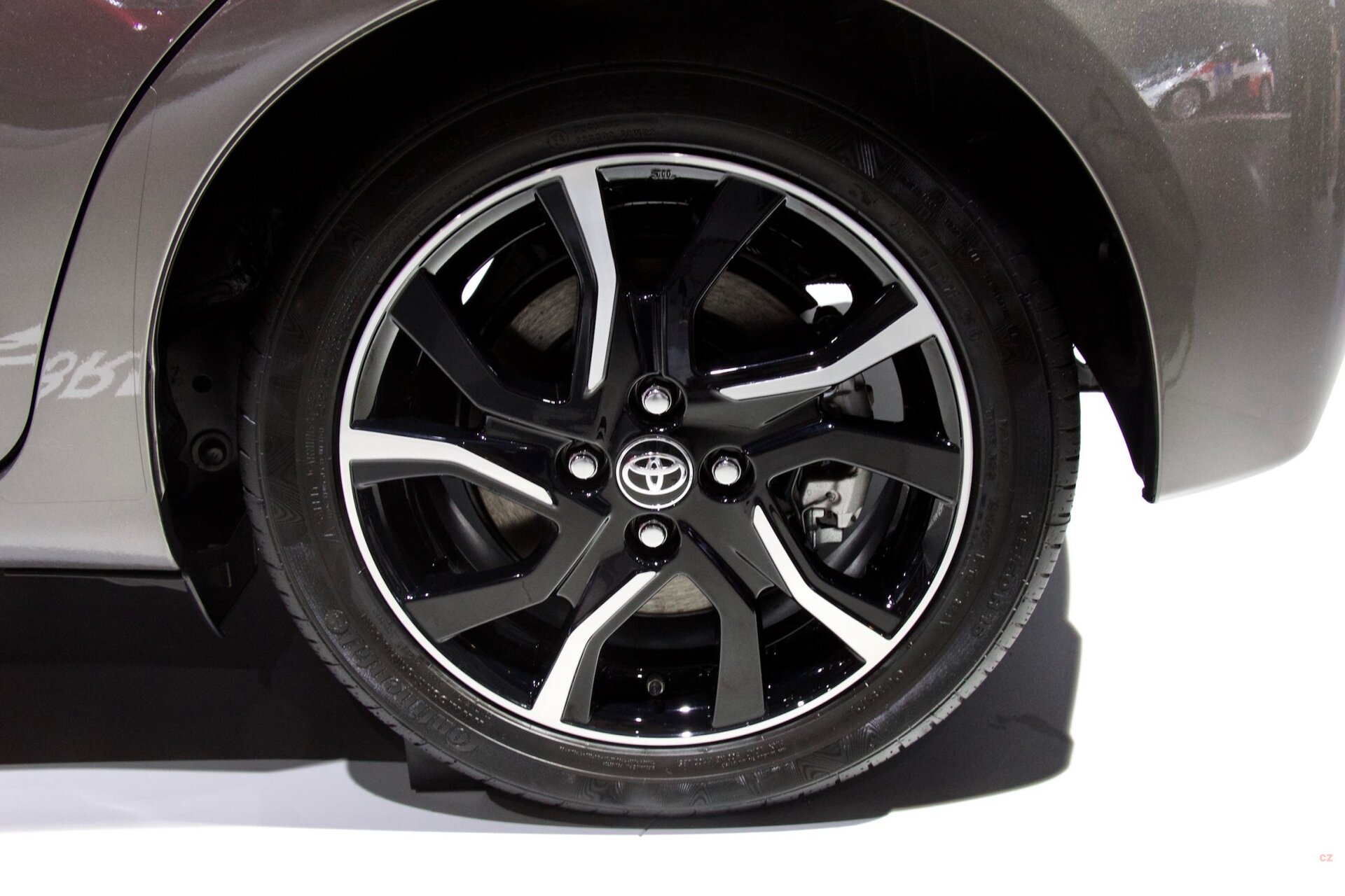 Toyota Yaris Hybrid (2011)