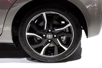 Toyota Yaris Hybrid (2011)