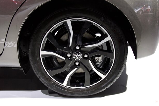 Toyota Yaris Hybrid (2011)