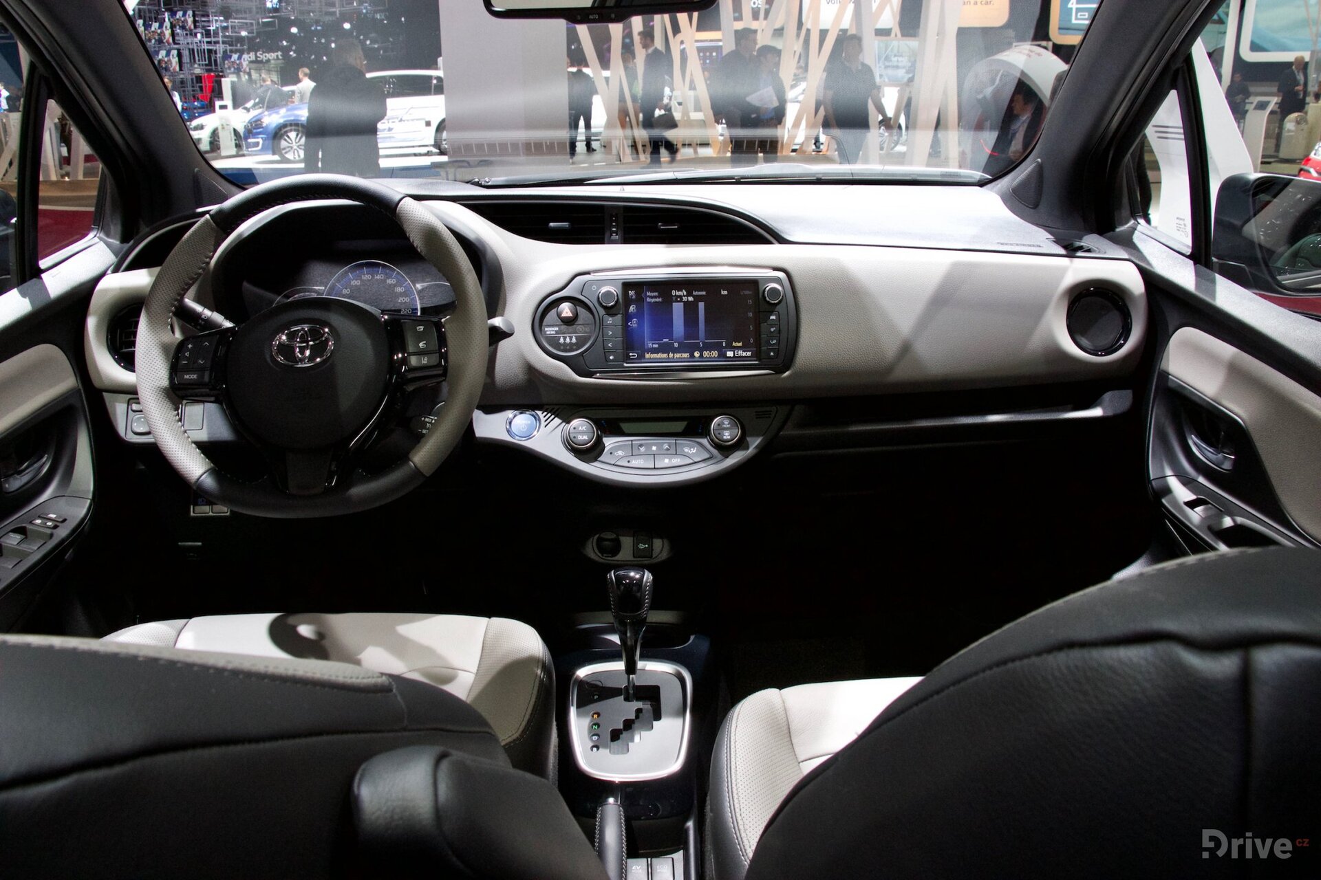 Toyota Yaris Hybrid (2011)